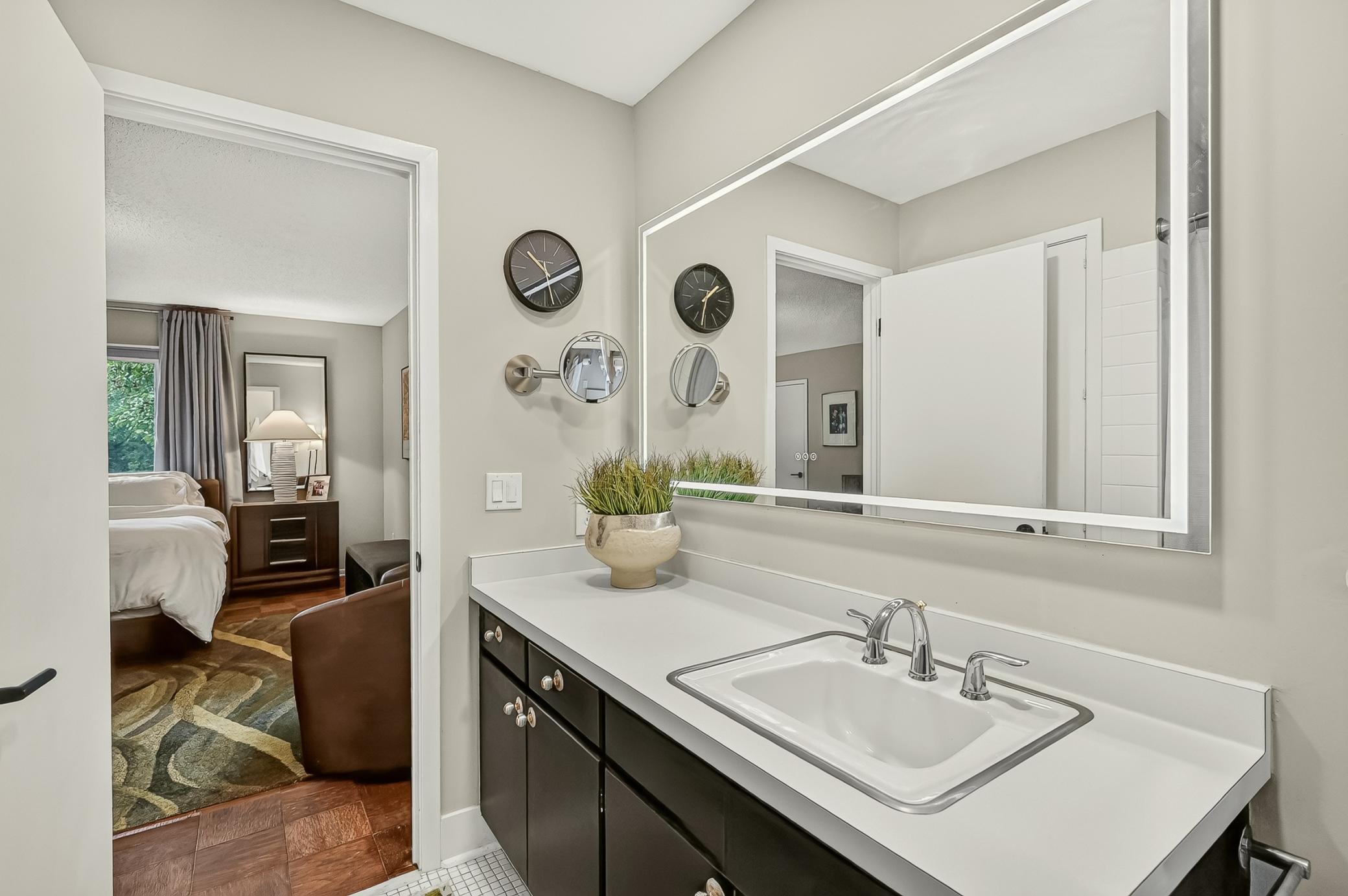 Primary ensuite.