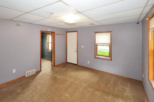 Front entry into the living room-brand new carpet.