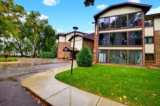 7200 Cahill Road, 106, Edina, MN 55439