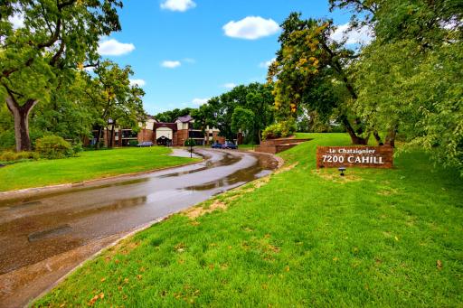 7200 Cahill Road, 106, Edina, MN 55439
