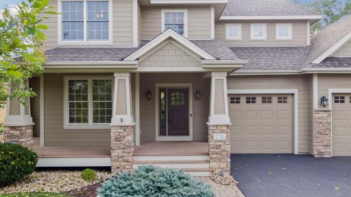 1711 Deephaven Drive, Woodbury, MN 55129