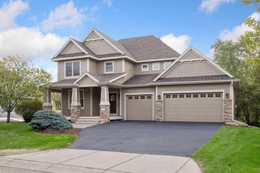1711 Deephaven Drive, Woodbury, MN 55129