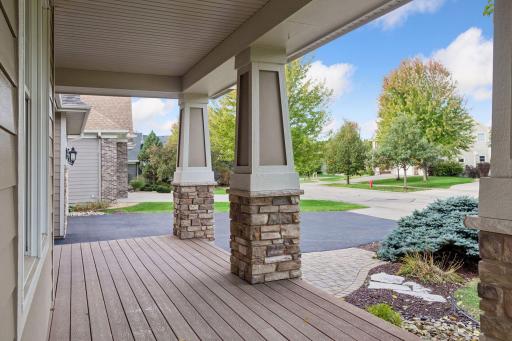 1711 Deephaven Drive, Woodbury, MN 55129