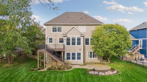 1711 Deephaven Drive, Woodbury, MN 55129