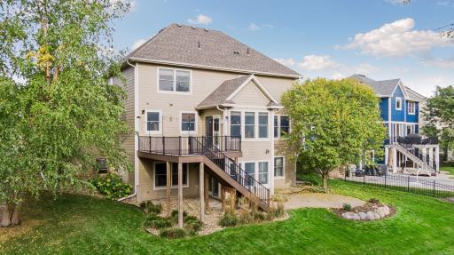 1711 Deephaven Drive, Woodbury, MN 55129