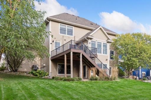1711 Deephaven Drive, Woodbury, MN 55129