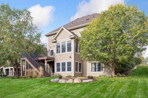 1711 Deephaven Drive, Woodbury, MN 55129