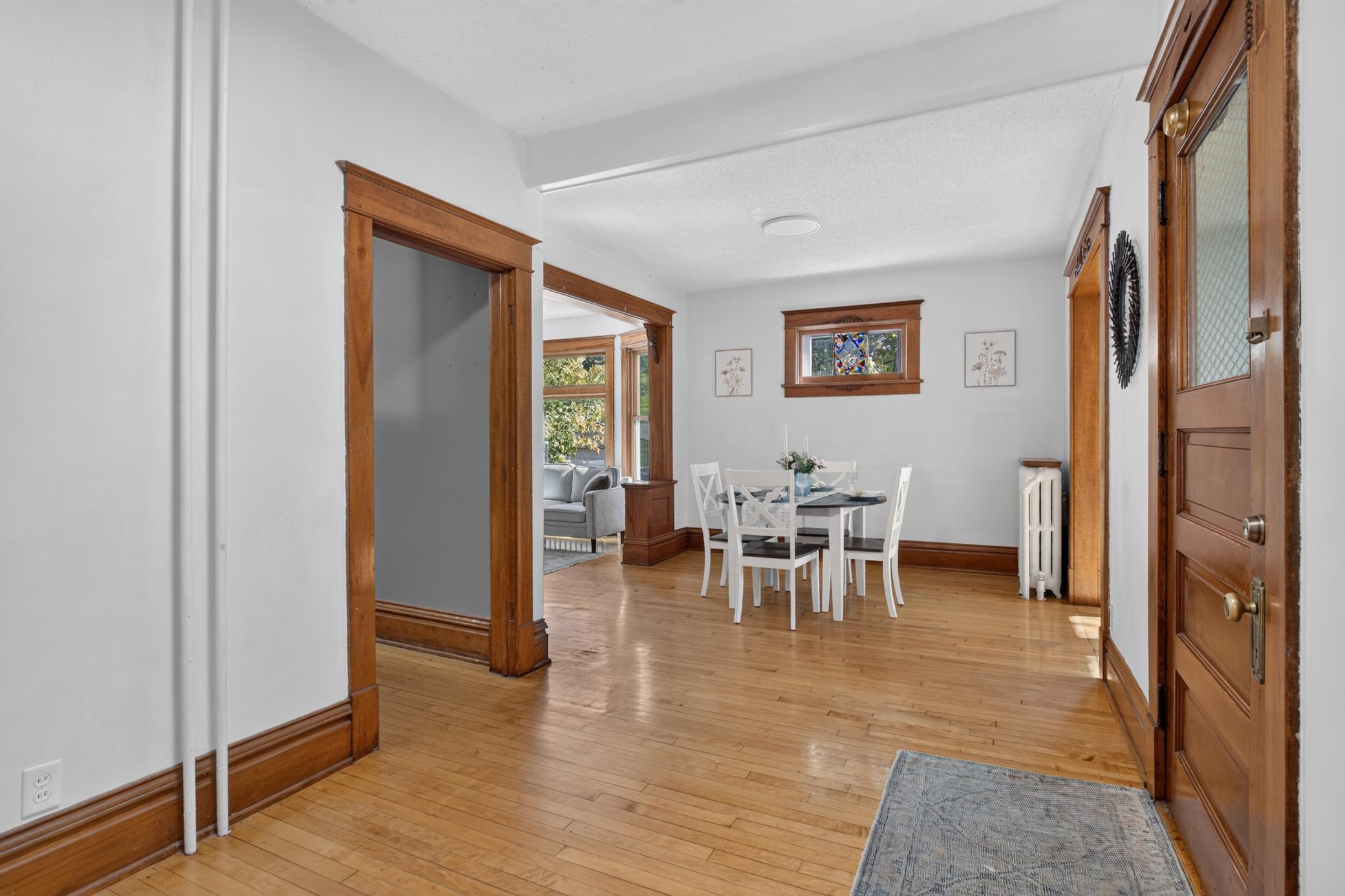 Entry to dining room