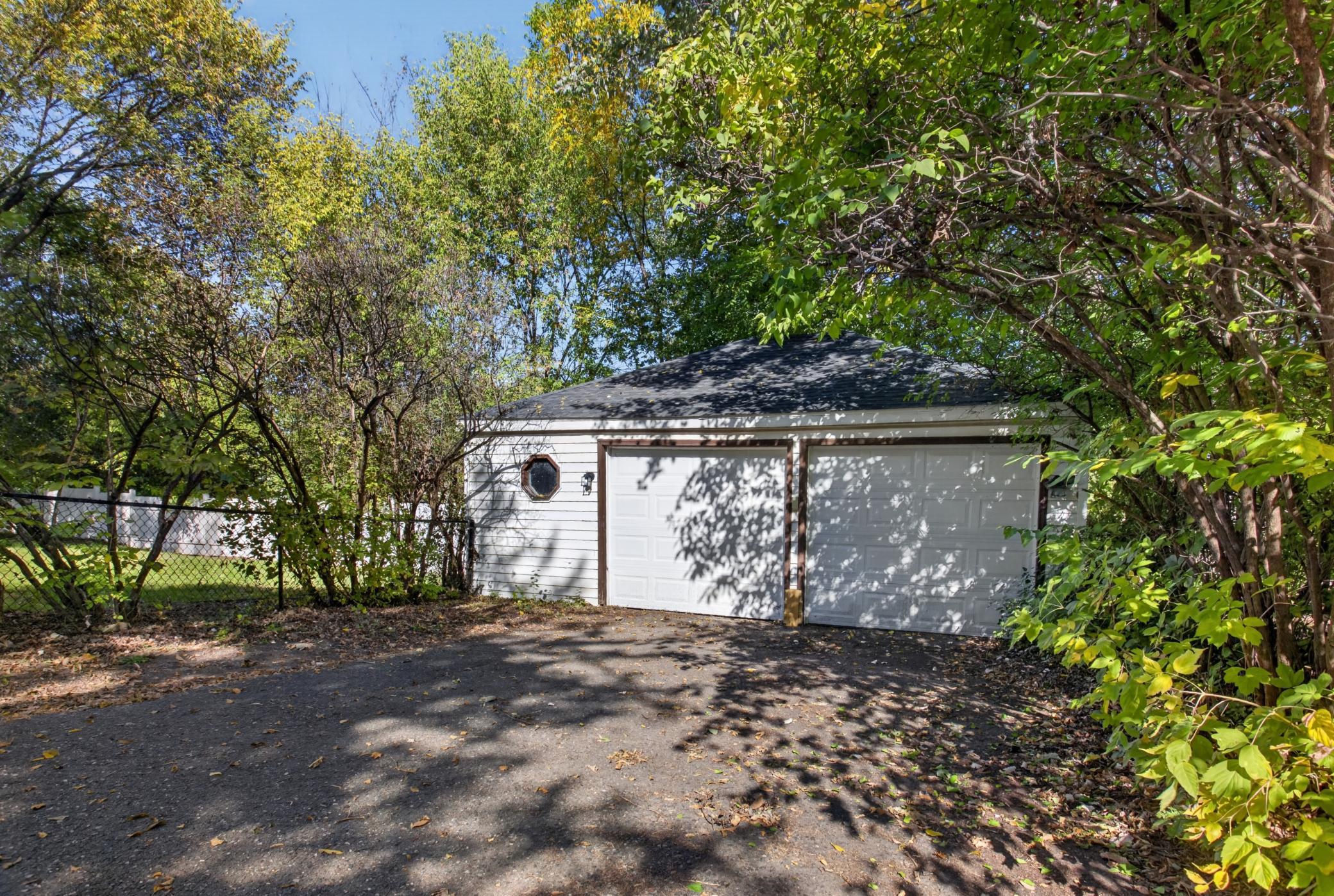 2 car detached garage