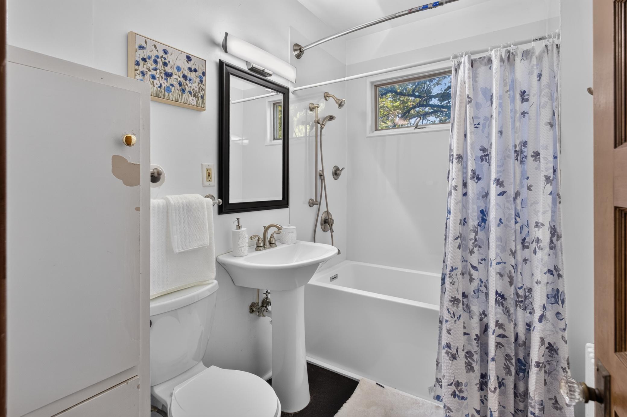Full bathroom upper level