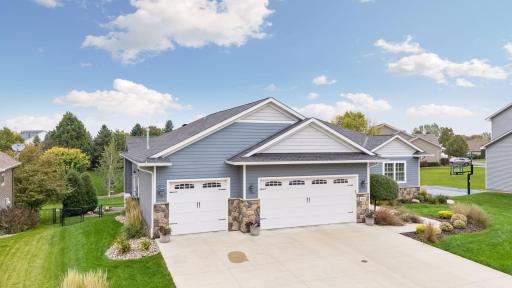 1610 Manchester Place, Waconia, MN 55387