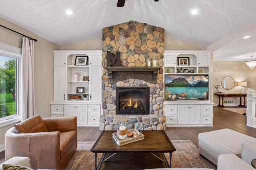 1610 Manchester Place, Waconia, MN 55387