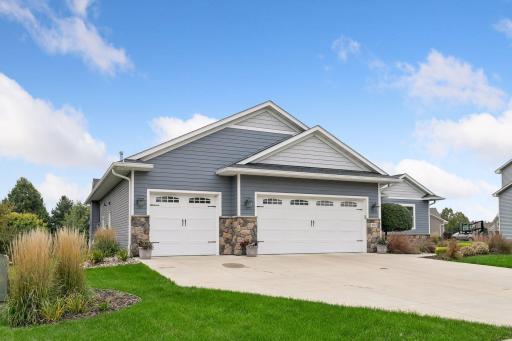 1610 Manchester Place, Waconia, MN 55387