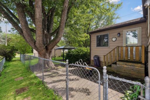 1190 Ottawa Avenue, Saint Paul, MN 55118