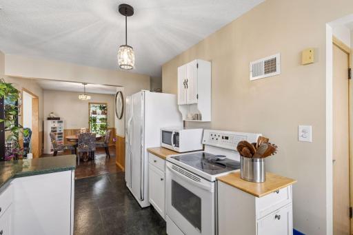 1190 Ottawa Avenue, Saint Paul, MN 55118
