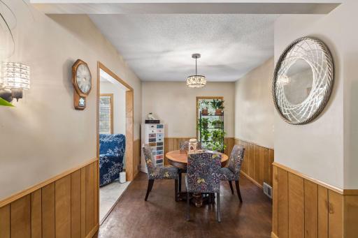 1190 Ottawa Avenue, Saint Paul, MN 55118