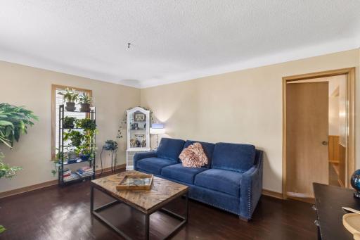 1190 Ottawa Avenue, Saint Paul, MN 55118