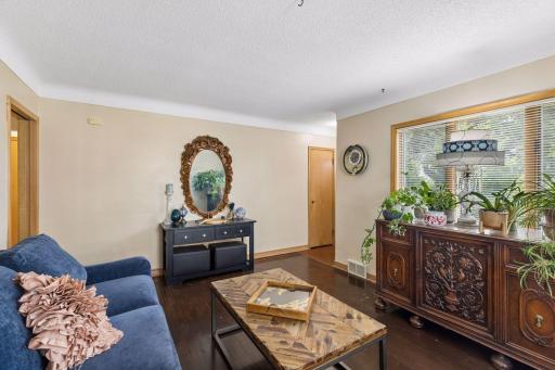 1190 Ottawa Avenue, Saint Paul, MN 55118