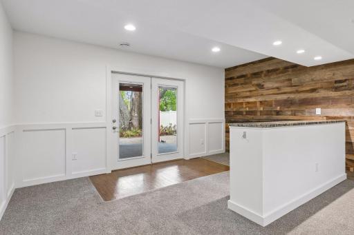 6287 22nd Street N, Oakdale, MN 55128