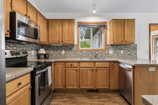 6287 22nd Street N, Oakdale, MN 55128