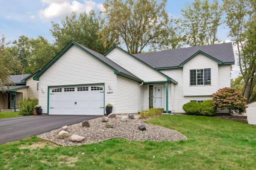 6287 22nd Street N, Oakdale, MN 55128
