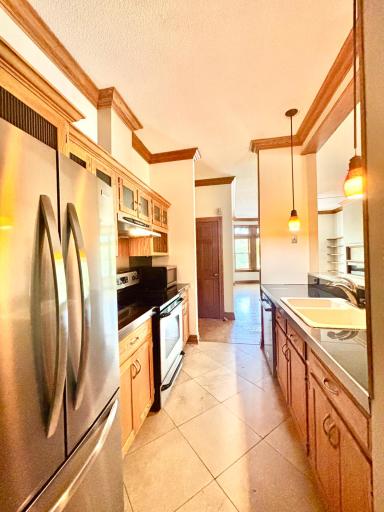 Awesome kitchen-New Stainless Steel Refrigerator/Dishwasher