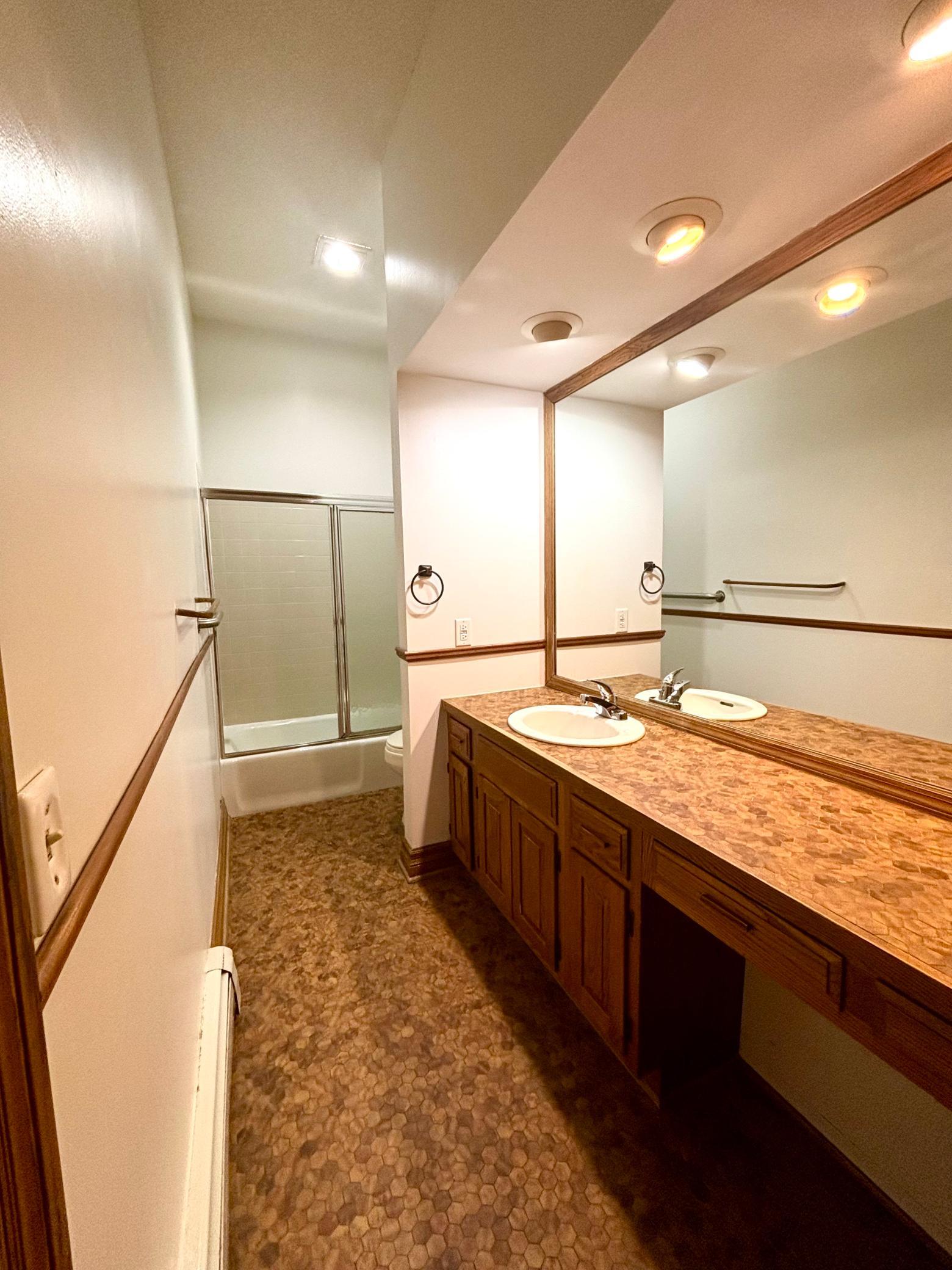 Spacious bathroom