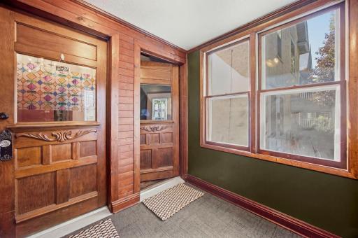 516 8th Avenue NE, Minneapolis, MN 55413