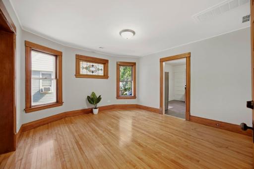 516 8th Avenue NE, Minneapolis, MN 55413