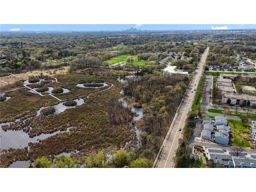 556 County Road C, Roseville, MN 55113