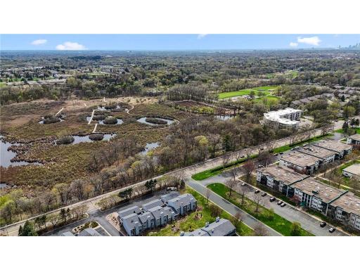 556 County Road C, Roseville, MN 55113