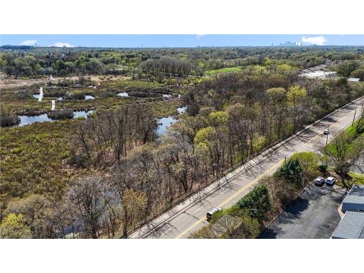 556 County Road C, Roseville, MN 55113