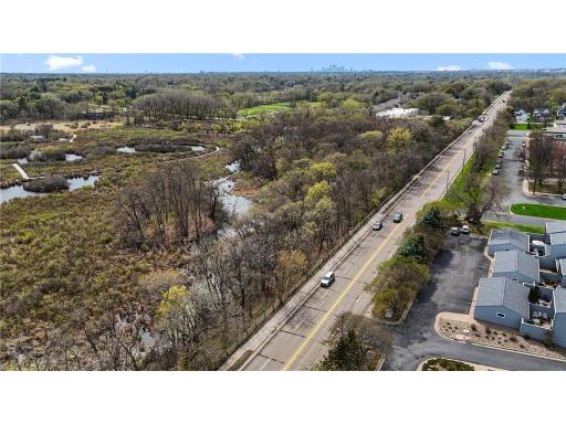 556 County Road C, Roseville, MN 55113