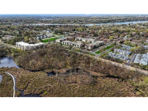 556 County Road C, Roseville, MN 55113