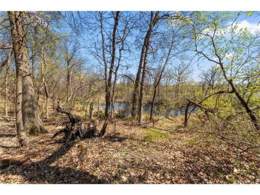 556 County Road C, Roseville, MN 55113