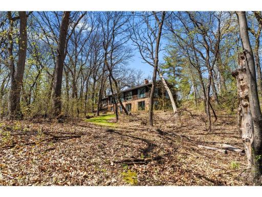 556 County Road C, Roseville, MN 55113