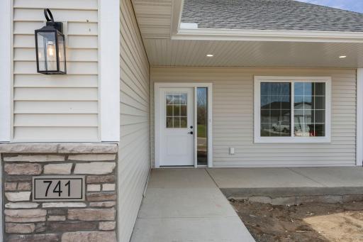 741 St James Circle, Litchfield, MN 55355