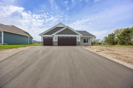 741 St James Circle, Litchfield, MN 55355