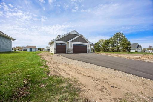 741 St James Circle, Litchfield, MN 55355