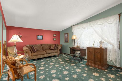 622 73rd Way N, Brooklyn Park, MN 55444