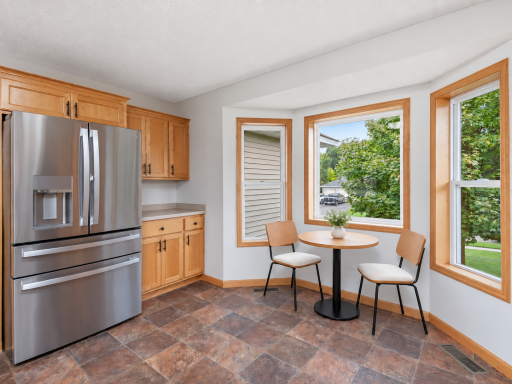 This image has been virtually staged with digitally added furniture and dÃ©cor. Refer to the unstaged photos and an in-person showing for the propertyâs actual condition.