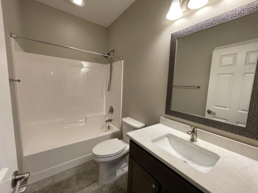 Main Bath.jpg