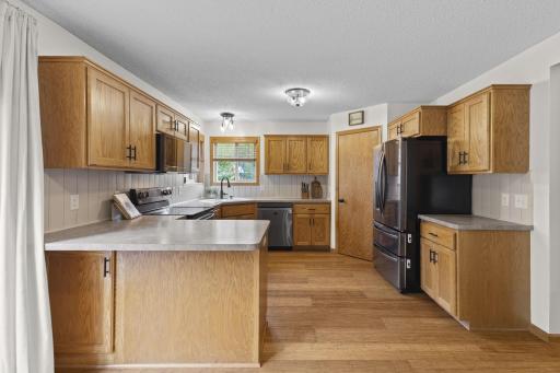 11462 53rd Street NE, Albertville, MN 55301