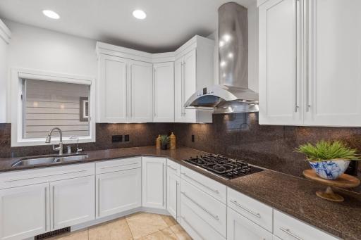 6484 Ivy Way, Edina, MN 55436