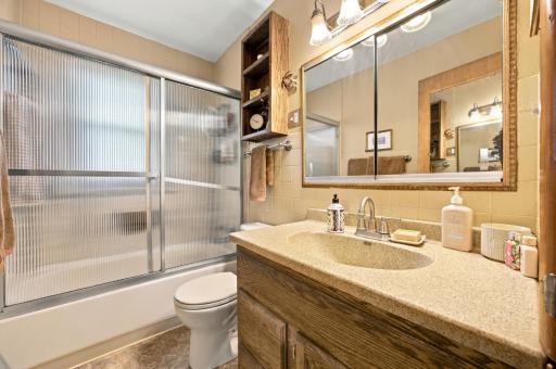 1018 21st Street S, Fargo, ND 58103