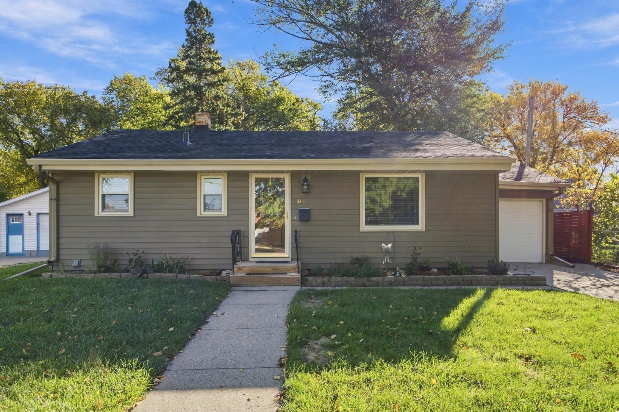 Property photo for 1018 21st Street S, Fargo, ND 58103