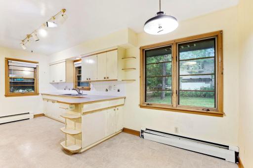 330 10th Avenue SW, Cambridge, MN 55008
