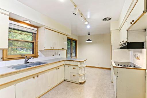 330 10th Avenue SW, Cambridge, MN 55008