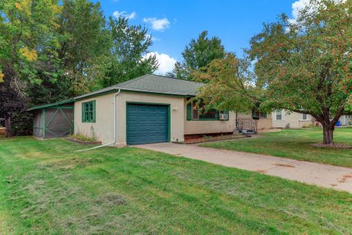 330 10th Avenue SW, Cambridge, MN 55008