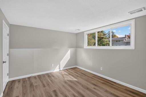 568 Riviera Drive, New Brighton, MN 55112